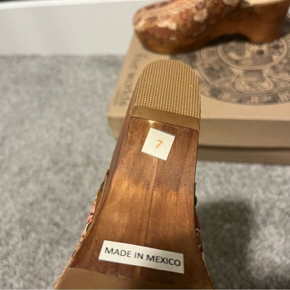 Sundance Five Worlds by Cordani Cyrilla Clogs NEW 7 Brown Multi - Picture 13 of 13